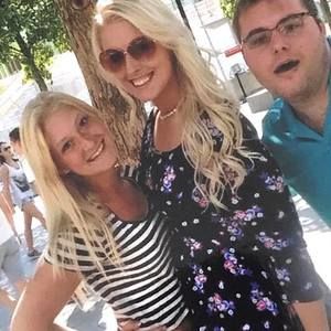 Meet your Posher, Dawn